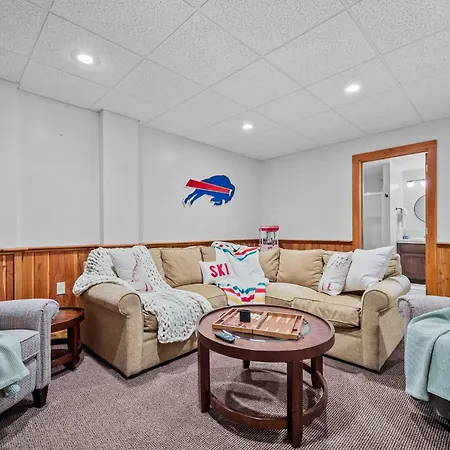 Walk To Village! Stunning Timber Chalet! Hot-Tub, Bonfire & More!